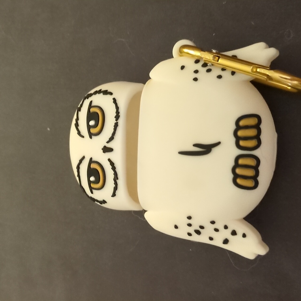 Hedwig Airpod case